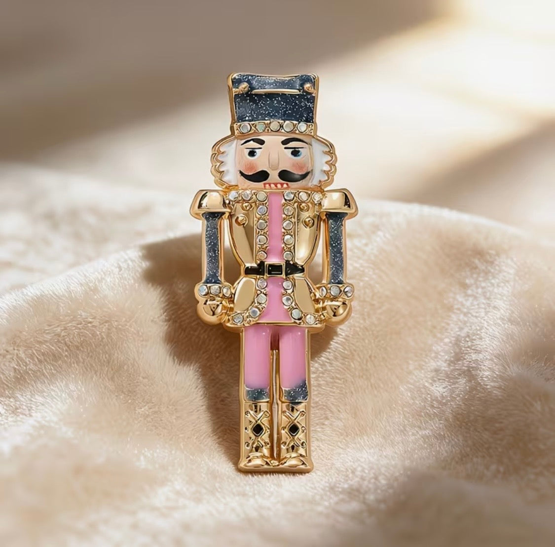 Pin Cascanuez
