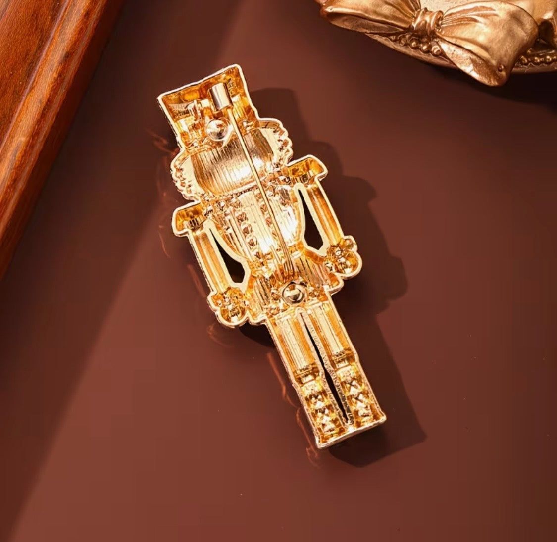 Pin Cascanuez